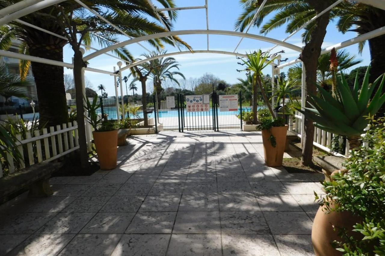 "T2 "Antibes Les Pins 3" Air Conditionned Sea View With Parking And Pool" Apartment Luaran gambar