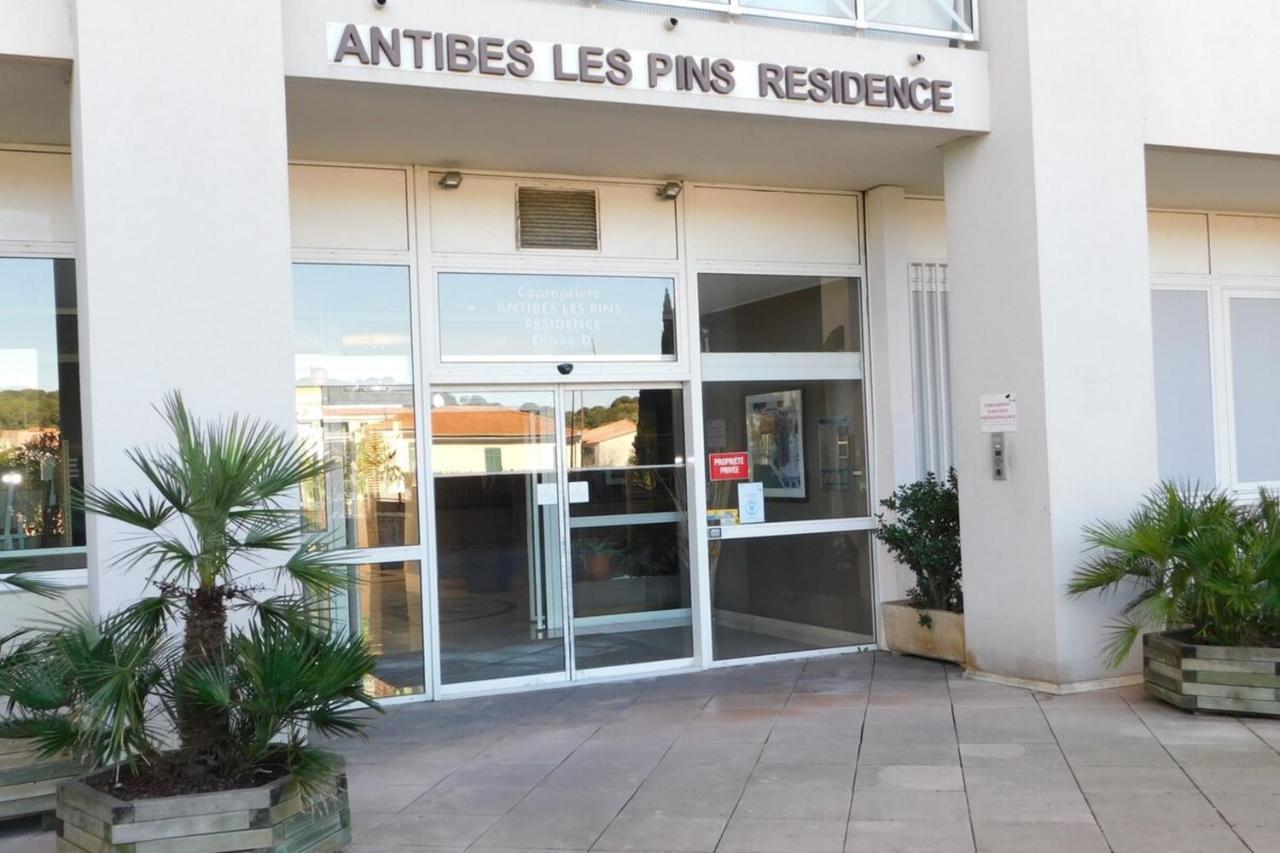 "T2 "Antibes Les Pins 3" Air Conditionned Sea View With Parking And Pool" Apartment Luaran gambar